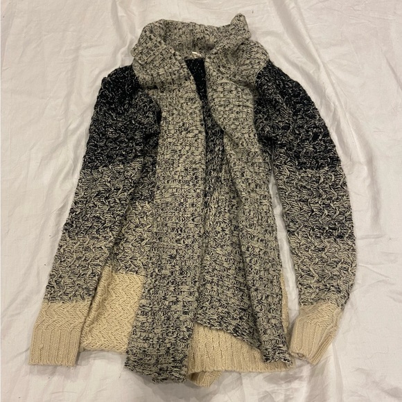 POL Cardigan Sweater size small - Picture 1 of 5